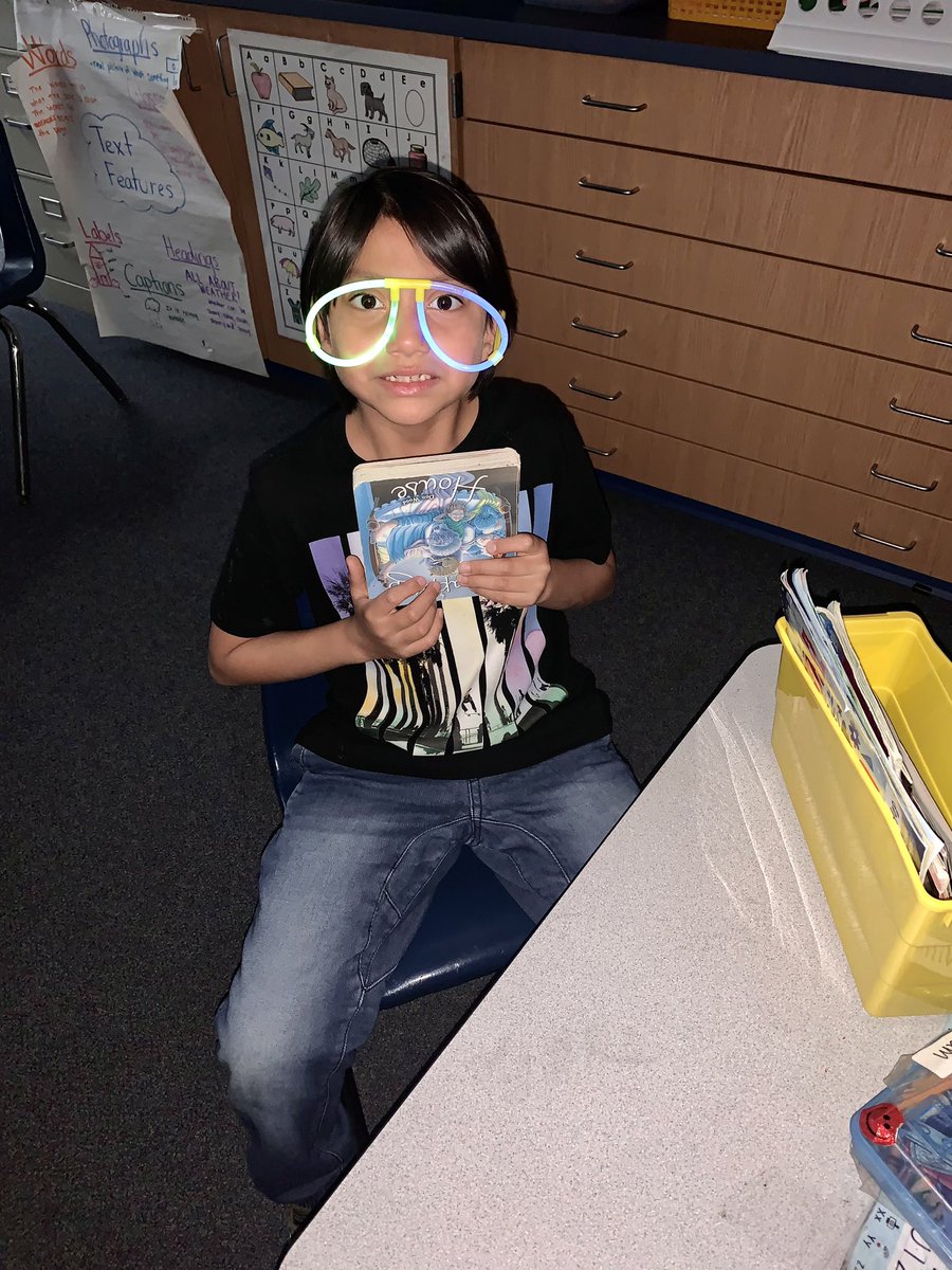 mcubb's tweet photo. We celebrated filling our class compliment chart by reading with glow glasses! Sooo much fun. So proud of my readers. 🤩📚❤️ #dumfriesdragons #readingforpleasure #firstgrade @DumfriesES @DumfriesL https://t.co/z4kzRZBV5c