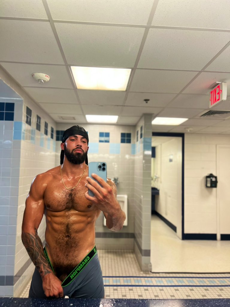 FurGX8RXgAMr_sH?format=jpg&name=medium