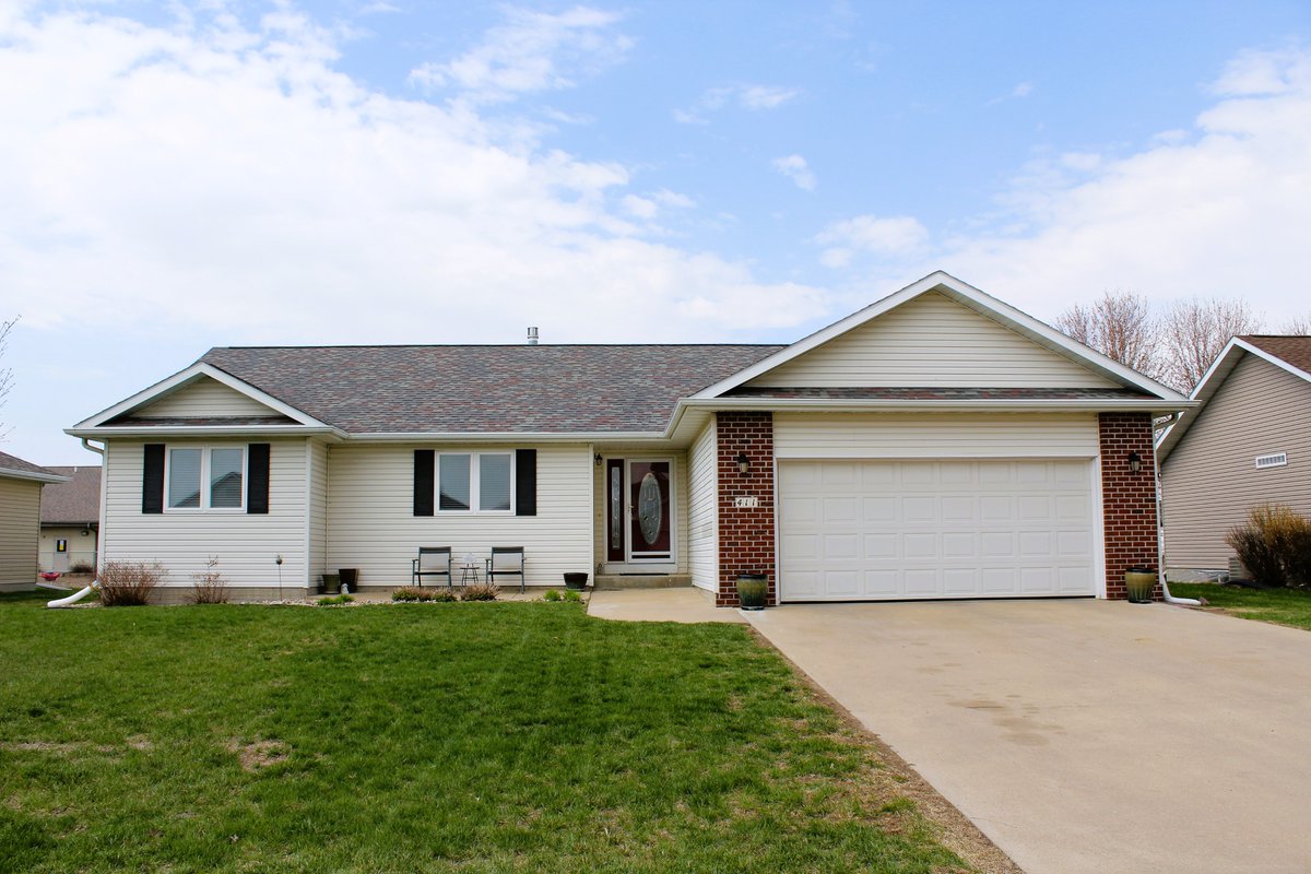 unitedre's tweet photo. New to the Siouxland Market! Check out this new listing located at 411 Coniston Circle in Sergeant Bluff, Iowa!
https://t.co/0mBZDu6Fuz

#siouxlandrealestate #unitedrealestatesolutions #realestate #siouxcity #sergeantbluff #iowa https://t.co/Wk2FO3ofeT