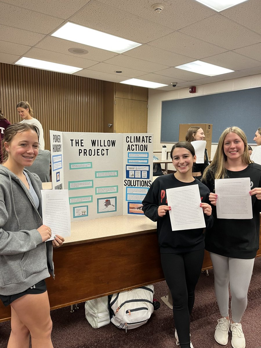 Last week at <a href="/GovMifflinSD/">Governor Mifflin</a> , 10th grade English students showcased their research projects with one another! Students uncovered real world problems &amp; connected them to the themes in their Dystopian novels, Great job <a href="/AbbsMcKay/">Abby McKay</a> and class!  @AlbrightTExpL #TExpL  
@AlbrightCollege