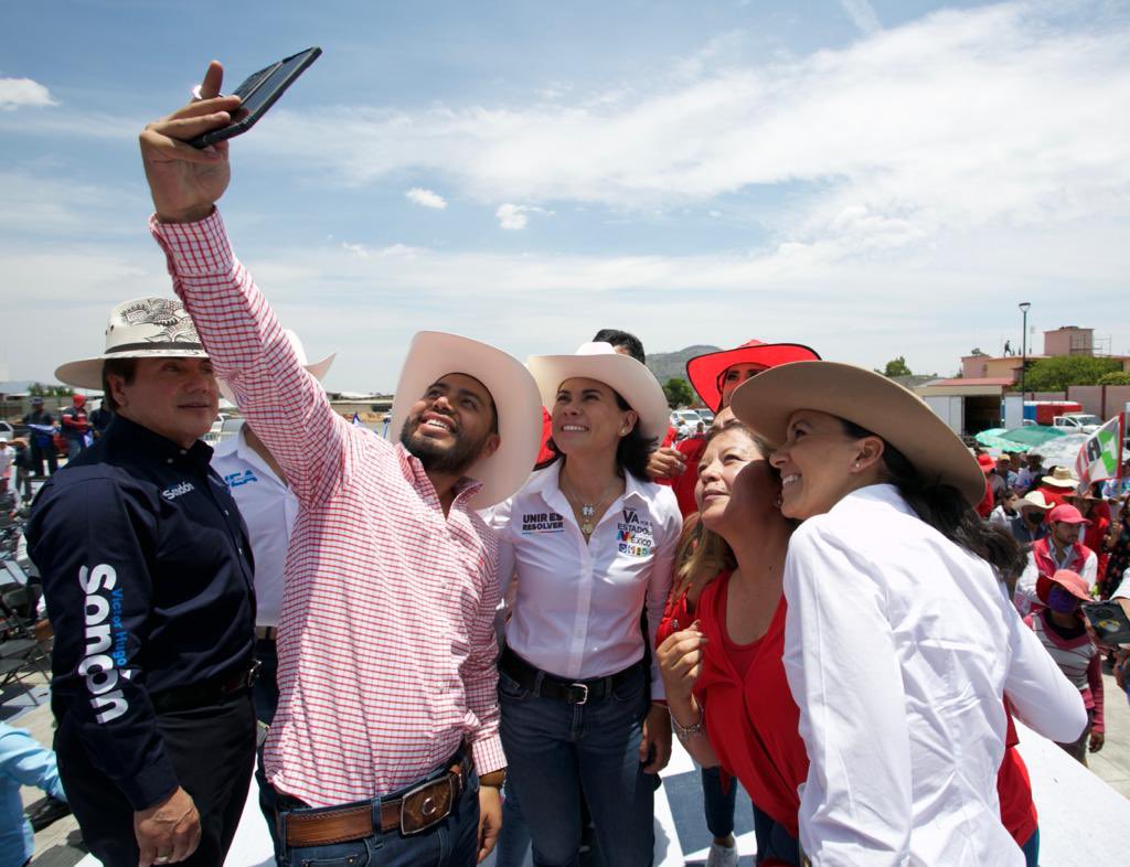 #Soyaniquilpan esta lleno de mexiquenses trabajadores y dedicados. Como gobernadora, voy a trabajar por ustedes para que tengan aquí una universidad; empleos y oportunidades. ¡Unidos vamos a hacer grandes cosas! 

#VotALE #AleGobernadora #VamosaGanar