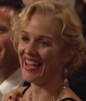CpuCode's tweet photo. I know this Actor, I have seen her in films I think between (95-2010) period - but none of my friends can name her. This pic is from a  2007 award show. It's driving me bonkers that I can't recall her name. Google image search brings up random people that look nothing like her. https://t.co/kMIuuI41Az