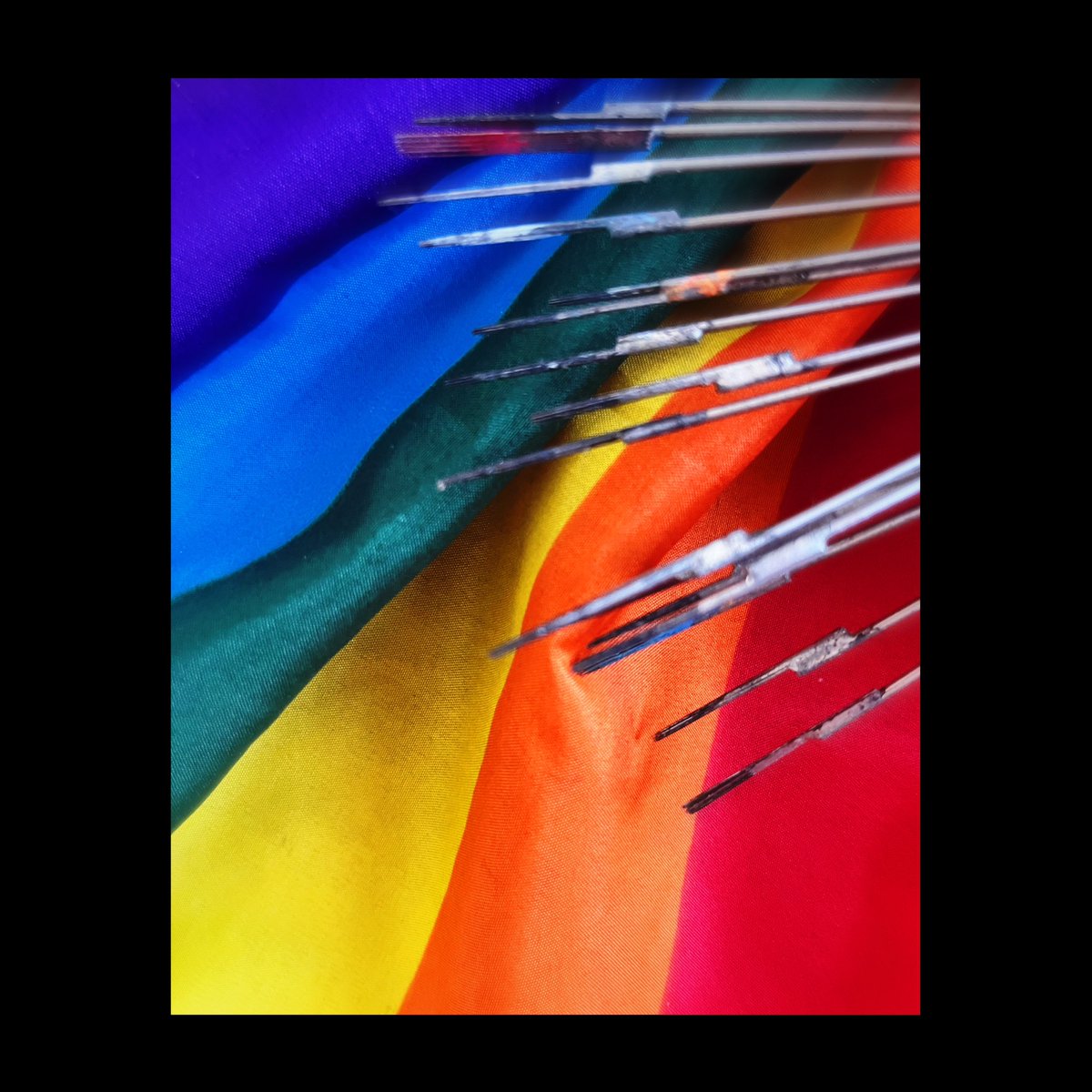 InversoProjeto's tweet photo. CORpo (2023)
Fotografias 

#inverso #projetocultural #morgfran #morgfranart #releitura #inspiração #RodrigodAlcântara #dAlcântara #gay #queer #artesvisuais #performance #audiovisual #militancia #resistência #referência #visibilidade #carinho #histórialgbt #lgbt #arte #art https://t.co/dgSlvaUHIZ