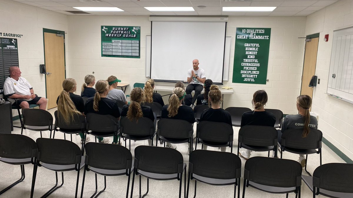 burnet_softball's tweet photo. Big thanks to @Coach_CBrewer for feeding our minds with some good stuff before tomorrow! #shiptotheship #protectourship #BDM https://t.co/RhOujsS8q6