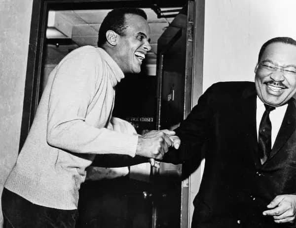 violanicholson's tweet image. I am who I am despite what America has put before me. I am who I am despite the obstacles that we have all faced based upon race and based upon social and spiritual humiliation .. Civil Rights Activist Harry Belafonte . Thank you Sir 🤍👑🙏🏾🙏🏾 #civilrights #harrybelafonte