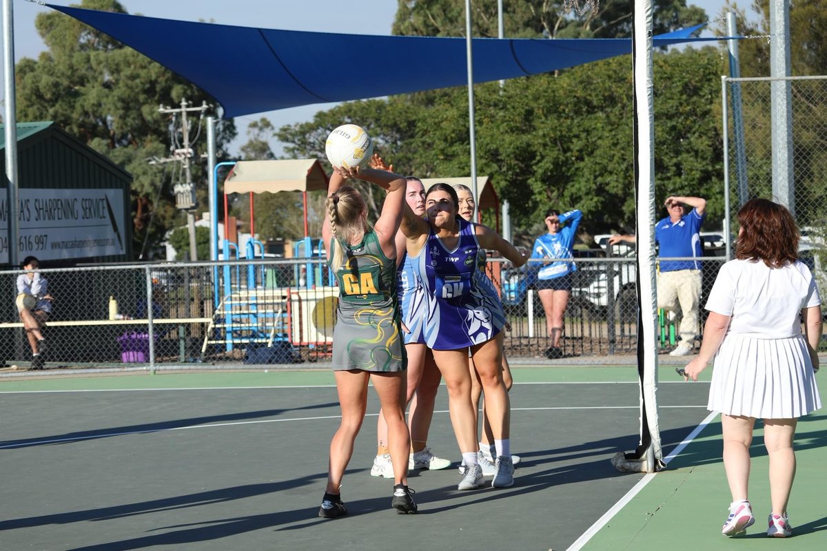 #Benalla #Ensign

A-Grade came up against a new and improved King Valley. 

Read more: tinyurl.com/2ab9ssjm