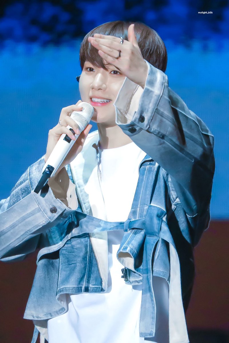 bhbrazil_'s tweet photo. Imagens em alta qualidade do #BAEKHYUN no festival LOVESOME [HQ]. 📸💓

– https://t.co/HGLTIN11u3
– https://t.co/uabg3eIQC7 https://t.co/V9eMhAPZyq