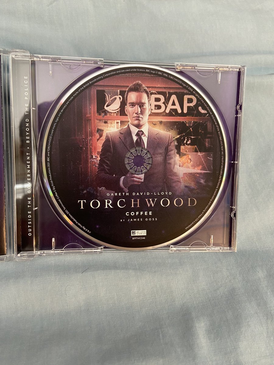 JediTimeSaiyan's tweet photo. 34/? @bigfinish @Pancheers @TheSarahGriffin #ShaunChambers @scott_handcock @verbatimfoley @TheDaiLlew @RichardsonBF @gossjam Torchwood 46: Coffee. Holy timeline. That was a tidal wave of nostalgia. Simply magnificent. 🙌👏Wow.
#BigFinish #Torchwood #BigFinishCatchup Day 7 https://t.co/Z8qVZ4ijpa