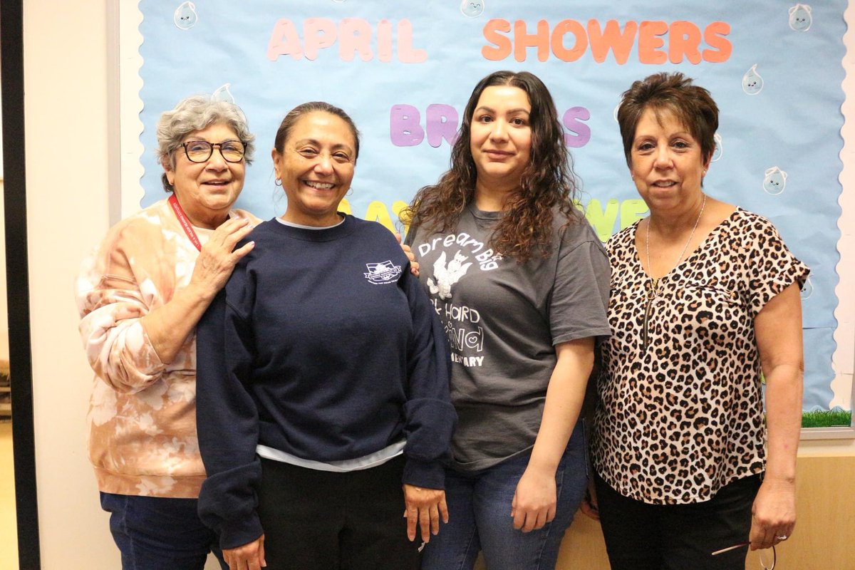 Very grateful for our secretary, clerks, and phone caller! Happy Administrative Assistant’s Day! <a href="/D99Cicero/">Cicero District 99</a> #ItsAGreatDayToBeADragon