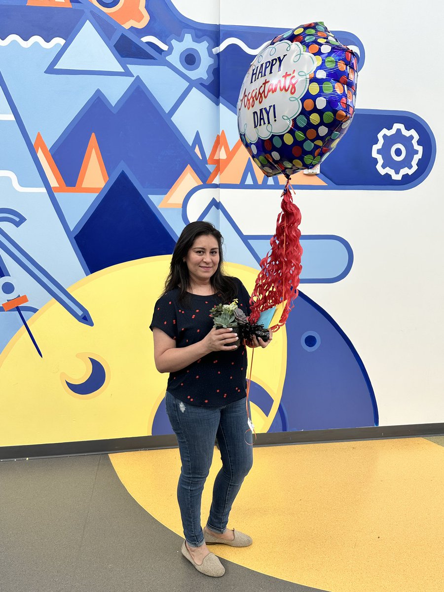 We are so thankful for Ms. Arrendondo <a href="/MarielaArredo18/">Mariela Arredondo</a> and all that she does for <a href="/lockhartES/">Lockhart Elementary</a> We hope you enjoyed your day! #AdministrativeProfessionalDay #TheBestInHISD