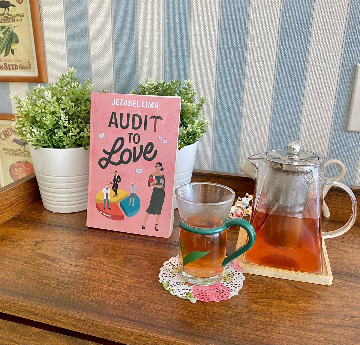 LimaJezabel's tweet image. Audit to Love + Favorite Beverage = Great Evening. What’s your reading formula?      #romancenovel #miamiromance #cpalove #romcom #romcombooks #nerdygirl #nerdylove #bookstagram #booksofinstagram #booktok #momswhoread #booknook #readersofinstsgram #kindle #bookblogger