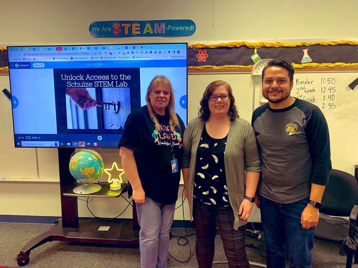 ArellanoTeach's tweet image. So excited to have our teachers explore our New STEAM Lab and the amazing things they can do with their students! Thank you to everyone that helped me make it possible! #TheSchulzeExperience #STEAMLAB @ChejuanaMar