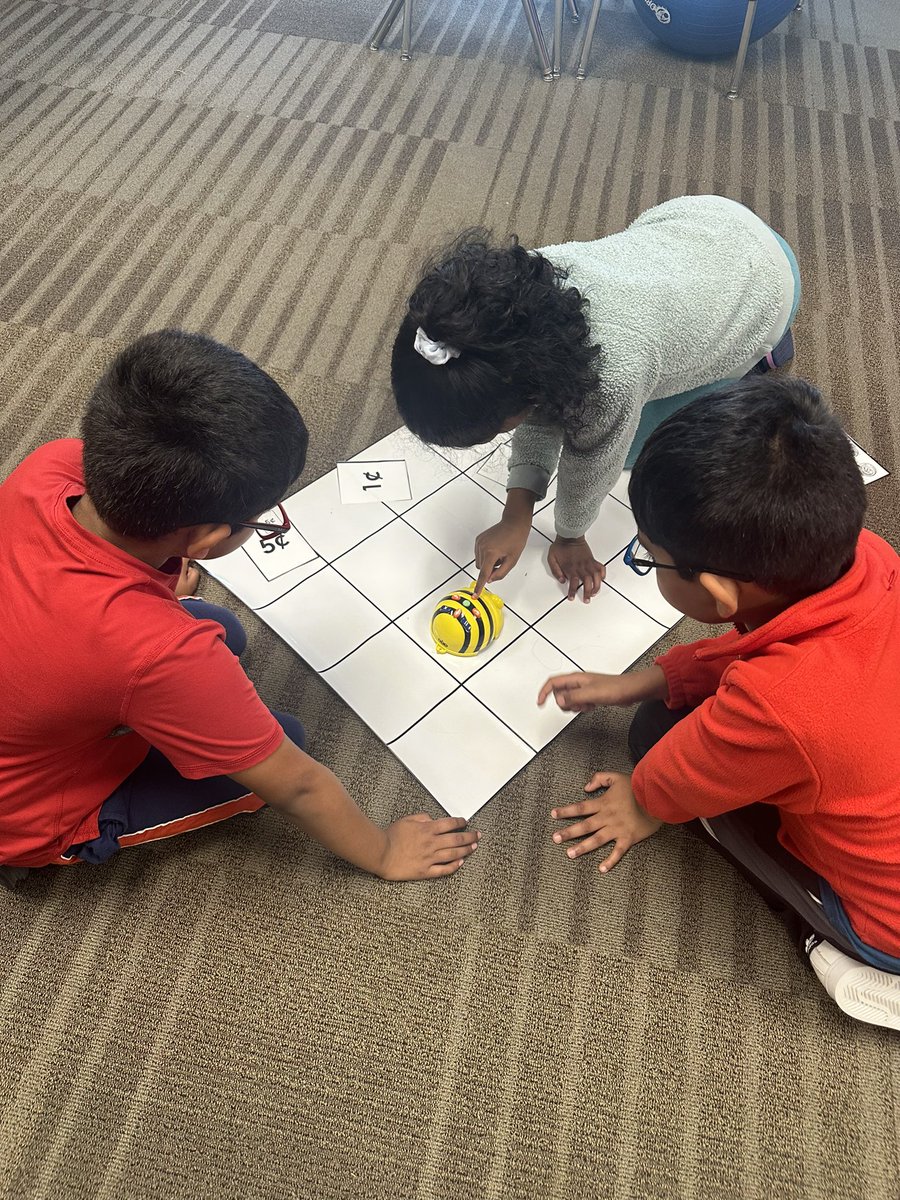 I love when you build capacity in a teacher! <a href="/MrsMeganDeal/">Mrs. Deal</a> finding ways for her 1st graders to collaborate and think critically on these STAAR Days! #fisdmadetoshine <a href="/LiscanoElem/">Liscano Elementary School</a> #liscanoextra5