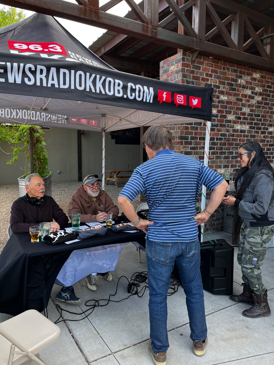 We’re at <a href="/SBBrewyard/">SteelBenderBrewyard</a> with <a href="/tjtrout1/">TJ Trout</a> helping collect books. Come on out!!