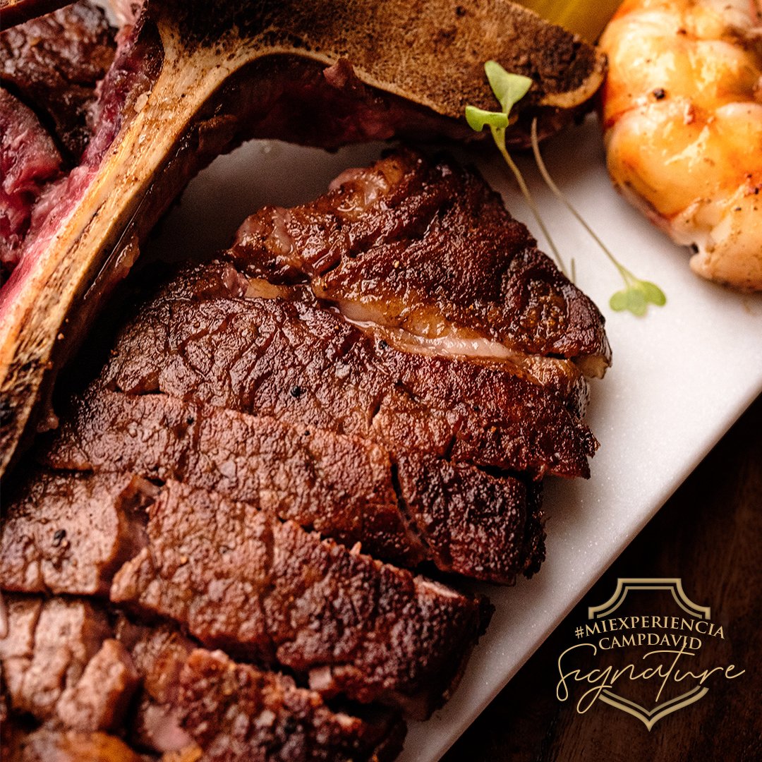 CampDavidRD's tweet photo. ¡Lo mejor de Camp David en una sola noche!

#MiExperienciaCampDavid “Signature”, una propuesta a 5 tiempos, diseñada para que puedas degustar lo mejor de nuestro restaurante en una velada inolvidable. 

Disponible bajo reservación en el  809-276-6400.

#CampDavidRD https://t.co/N1a9z1LAJs