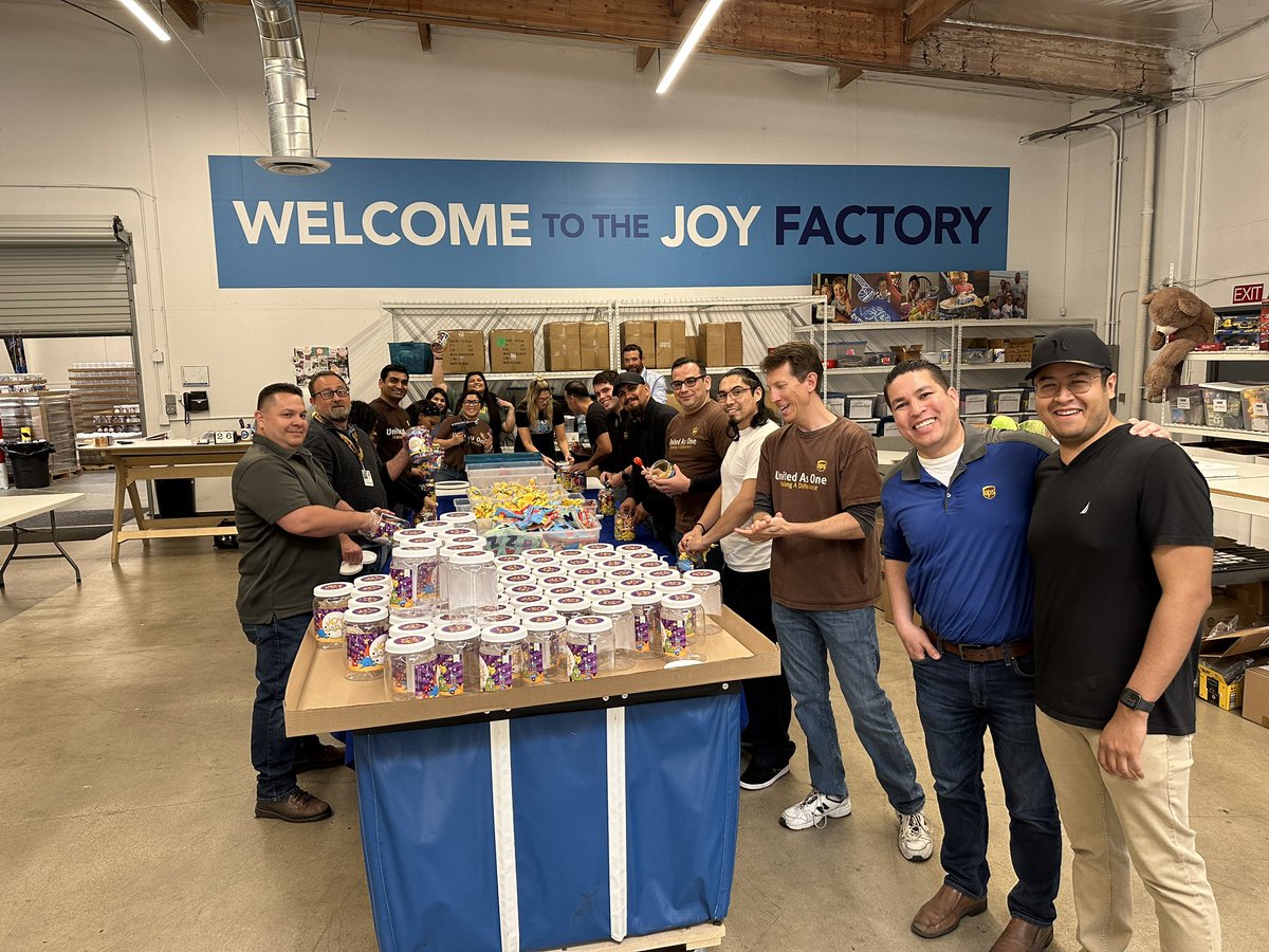 JennStach's tweet image. Today @UPS South Cal Package IE Team had an amazing opportunity to volunteer and support a great cause for Global Volunteer Month. The Jessie Rees Foundation gives hope and joy to children that are fighting cancer and we were able to help support the cause! #UPS #NEGU #volunteer