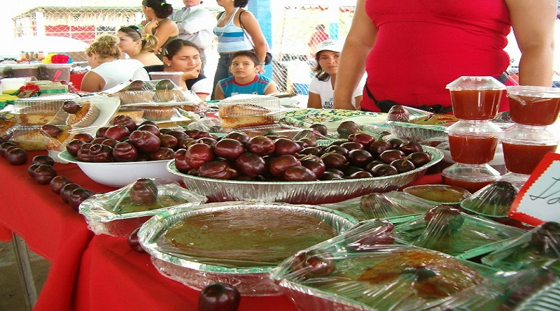 VTVcanal8's tweet photo. Realizan preparativos para la Feria de la ciruela en Capachal estado Anzoátegui 

#ConSancionesNada   

https://t.co/rRZX4sMzAD https://t.co/aEymSHhx6j