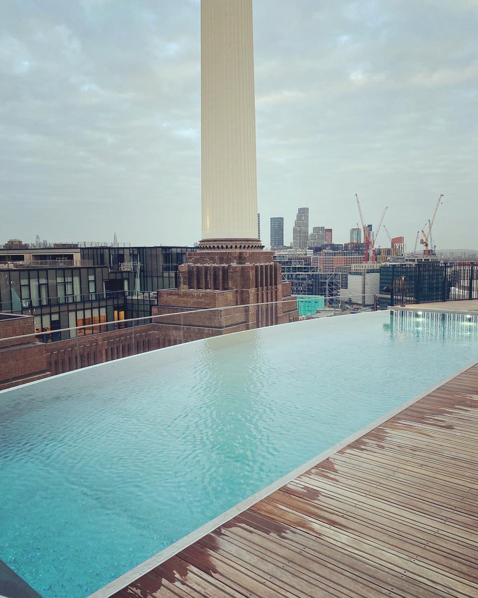 KayeHolland's tweet photo. Welcome to (south) London @artotel ๐๐ฅ๐พ๐ถ๐
#artotel #battersea #batterseapowerstation #southlondon #southlondonandproud #hotel #londondiaries https://t.co/yAxoj8wy4J