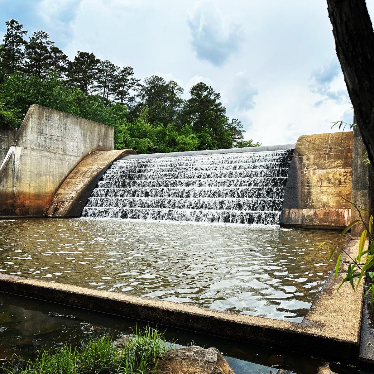 Amazing #PeakerMeetUp with <a href="/onlyonejude27/">Jude Evans</a> today in Raleigh, NC! What a delightful walk we had and the conversation was even better. Thank you <a href="/MyPeakChallenge/">My Peak Challenge</a> for giving us the opportunity to make friends like this! <a href="/SamHeughan/">Sam Heughan</a> <a href="/TPeakers/">Traveling Peakers</a> <a href="/PeakersEngland/">Peakers England</a> <a href="/PeakersScotland/">Peakers Scotland</a>
