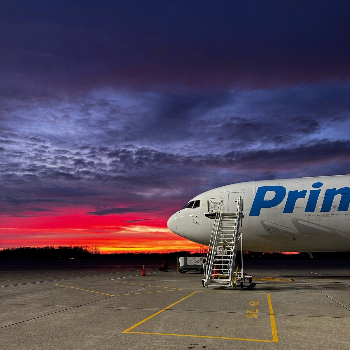 amazon's tweet photo. A reminder that beauty is all around. 😍 #PrimeAir https://t.co/2SKcTvxmm2