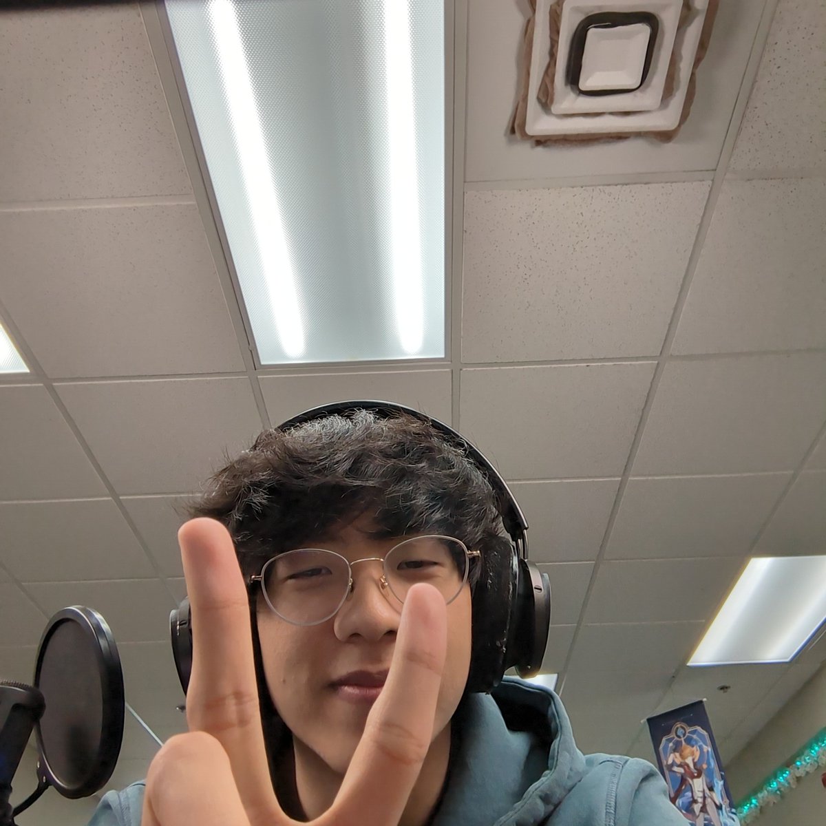 GratisStatus's tweet image. Peep the office ceiling.

LIVE

twitch.tv/gratisstatus