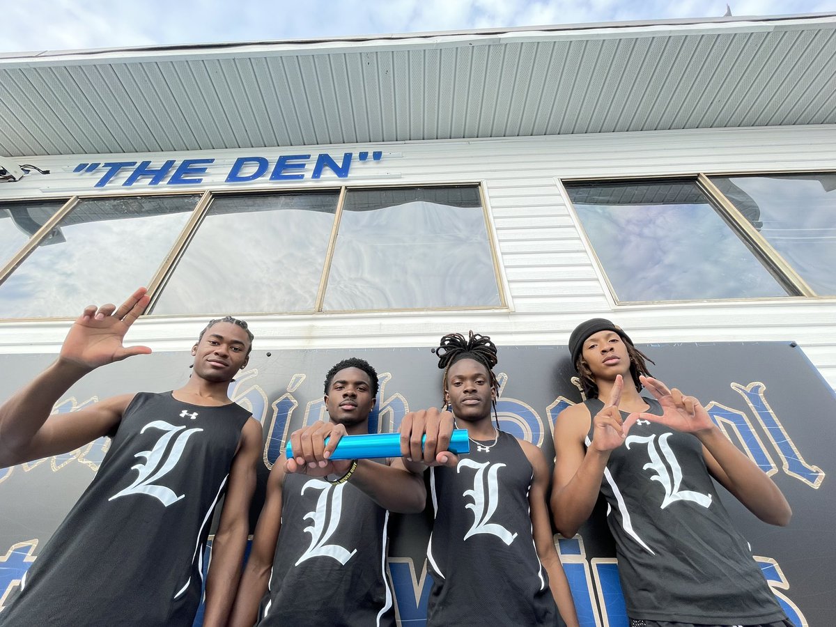 lhs_trackteam's tweet photo. So proud of John, Zion, Mari &amp; Jordan as they head to the Great 8! #theseboysarefast #itsalwaysagreatdaytobeawolverine @LHSintheNews @JohnSherman3rd @2i0nG https://t.co/daPfkeNM7q