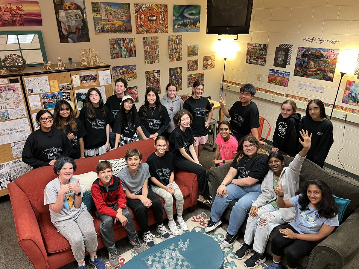 mrsjhowland's tweet image. The 22-23 Salem StuCo t-shirt has finally arrived!! #studentdesigned #SalemProud #ClearEyesFullHeartsCantLose!