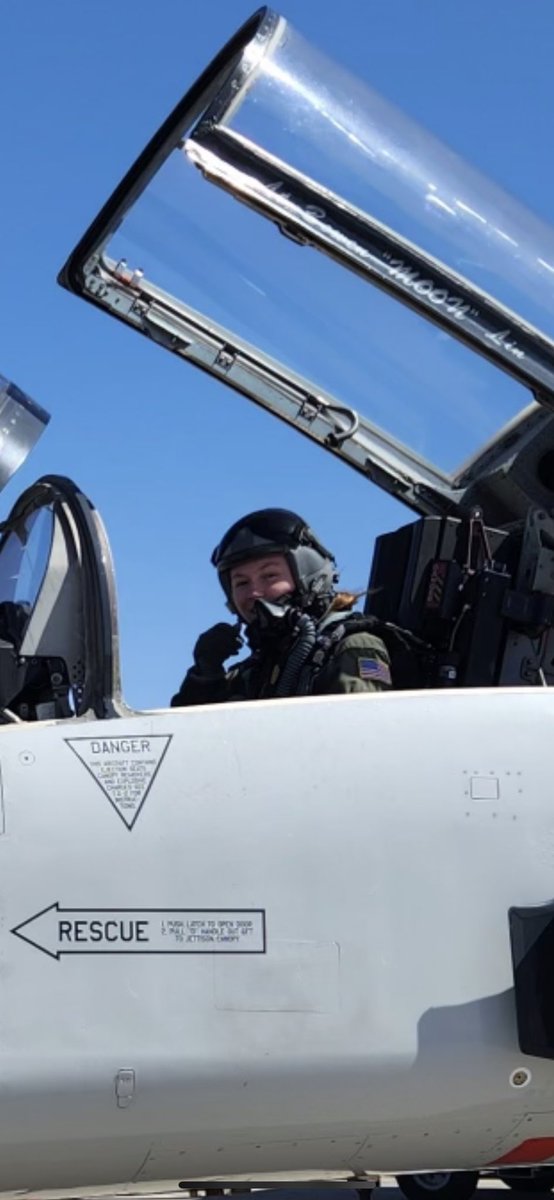 Bobbiheath1's tweet photo. My girl @KamriJ23 flying shotgun on the T-38 today🇺🇸 https://t.co/J2mkSI0cNN