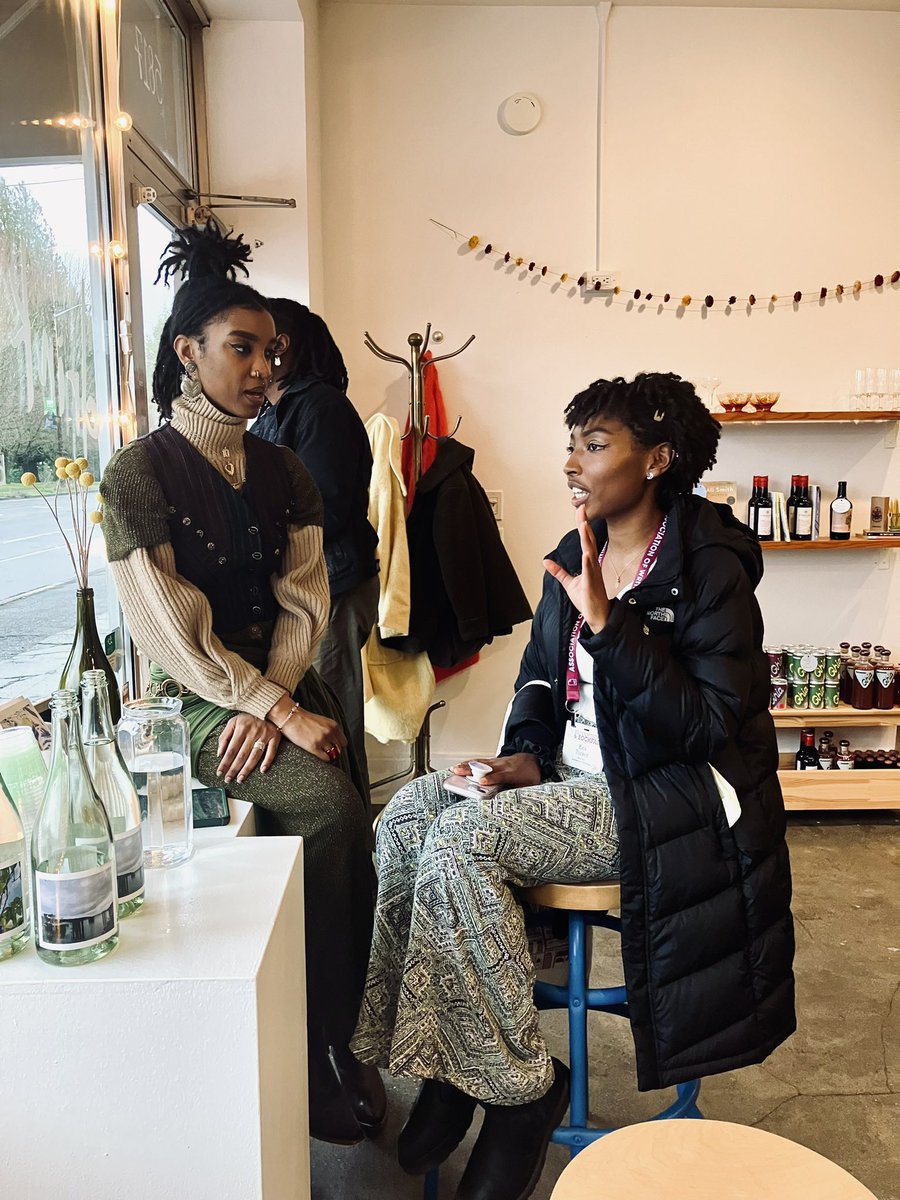 dinnertheatrics's tweet image. Running @newthirdworld_ these past two years has proved my most beautiful strategy for dreaming ~ In awe of the many brilliant poets &amp;amp; coconspirators this money-laundering strategy for liberational futures has déluged into my life ! 💫💫💫