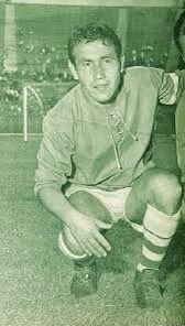 PanzersDel's tweet photo. 26 abril 1944 nace en Valparaíso,Luis Enrique “Pochoco” Acevedo Vargas (+06/09/1996),campeón y capitán Stgo.Wanderers 1968.Jugó en Deportivo Montevideo (Valpo);S.Wanderers
1962-1969;Huachipato 
1970-1971;Deportes Concepción 1972; 1974-1976;Antofagasta Portuario 1973;Naval 1977. https://t.co/HoeM91nqH5