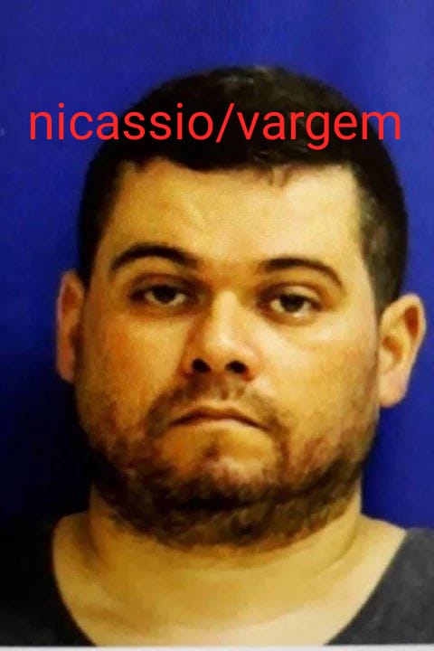 Quem souber aonde esse bandido do tcp está chamem na dm 
Era chefe da milícia, mas pulou pro tcp, quem souber chamem na dm