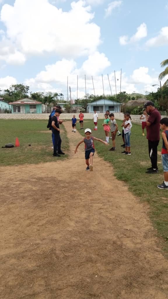 ILospalacios's tweet photo. Hermosos juegos municipales  de montaña realizados en el dia de hoy  en el consejo popular San Diego de los baños en el municipio #LosPalacios #PinardelRío. 
#ALaPatriaManosYCorazón 
#1deMayo @CMontiller ,@DaniellysSanch6 @YamileRamosCord ,@AlieskyPita https://t.co/0UnwCRSIhf