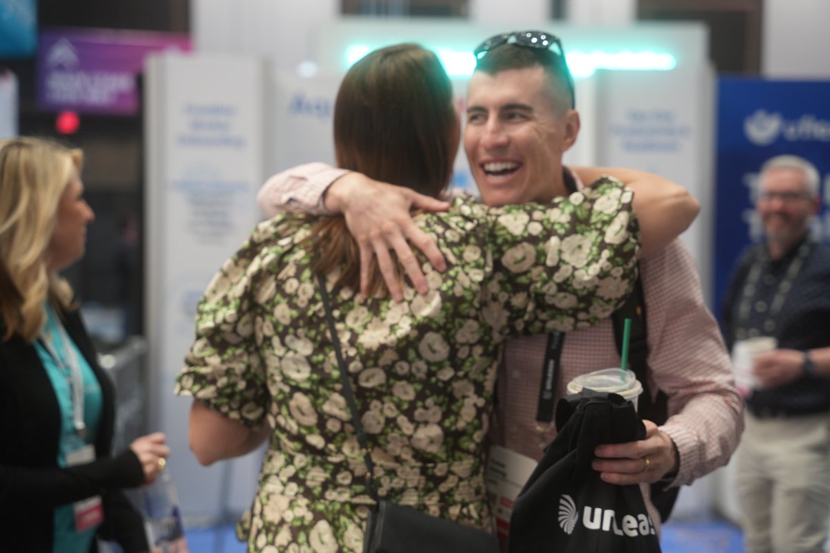 hireez's tweet photo. It's hard to capture conversations in a photo, but thankfully a picture is worth a thousand words!
Here are some of our favorite moments from Day 1 of @UNLEASHgroup so far ๐ฅ
#UNLEASHAmerica #hireEZ #outboundrecruiting https://t.co/uRxdnp354v