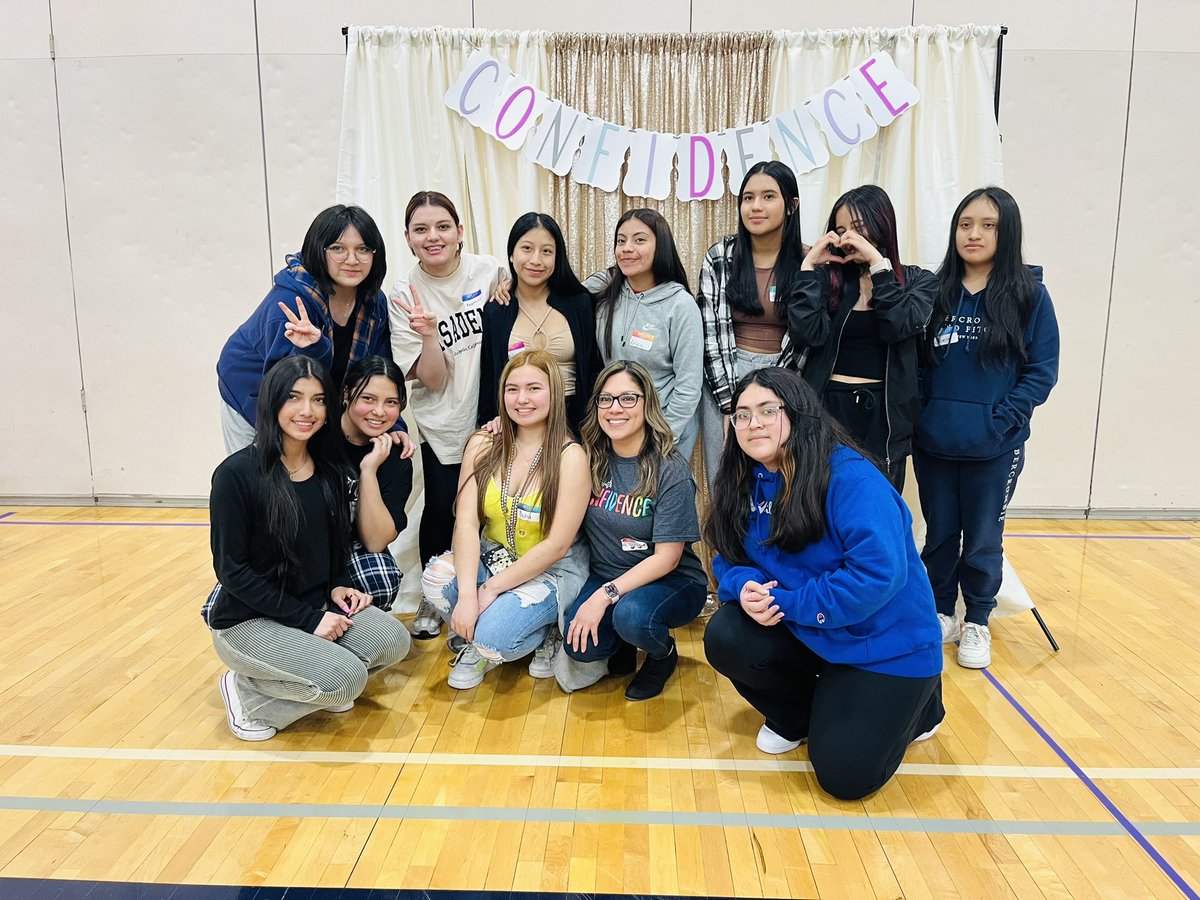 mlopezwalters's tweet photo. ENL Ss had a blast at the #BeautifulME event celebrating their beauty and building their confidence. Education is more than just academics, it's also about empowering individuals to love themselves and their unique identities. #ENL #esmsharks #selflove https://t.co/tSv6995zpB