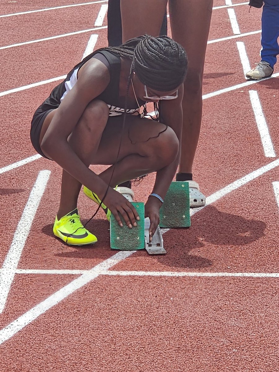 This young lady placed 4th in 100m,placed 2nd in 200m! She is moving on to sectionals Kamourie Wright!!!🏃🏿‍♀️🏃🏿‍♀️💨💨 <a href="/BibbAthletics/">Bibb Athletics</a> <a href="/howardhshuskies/">Howard High School</a>