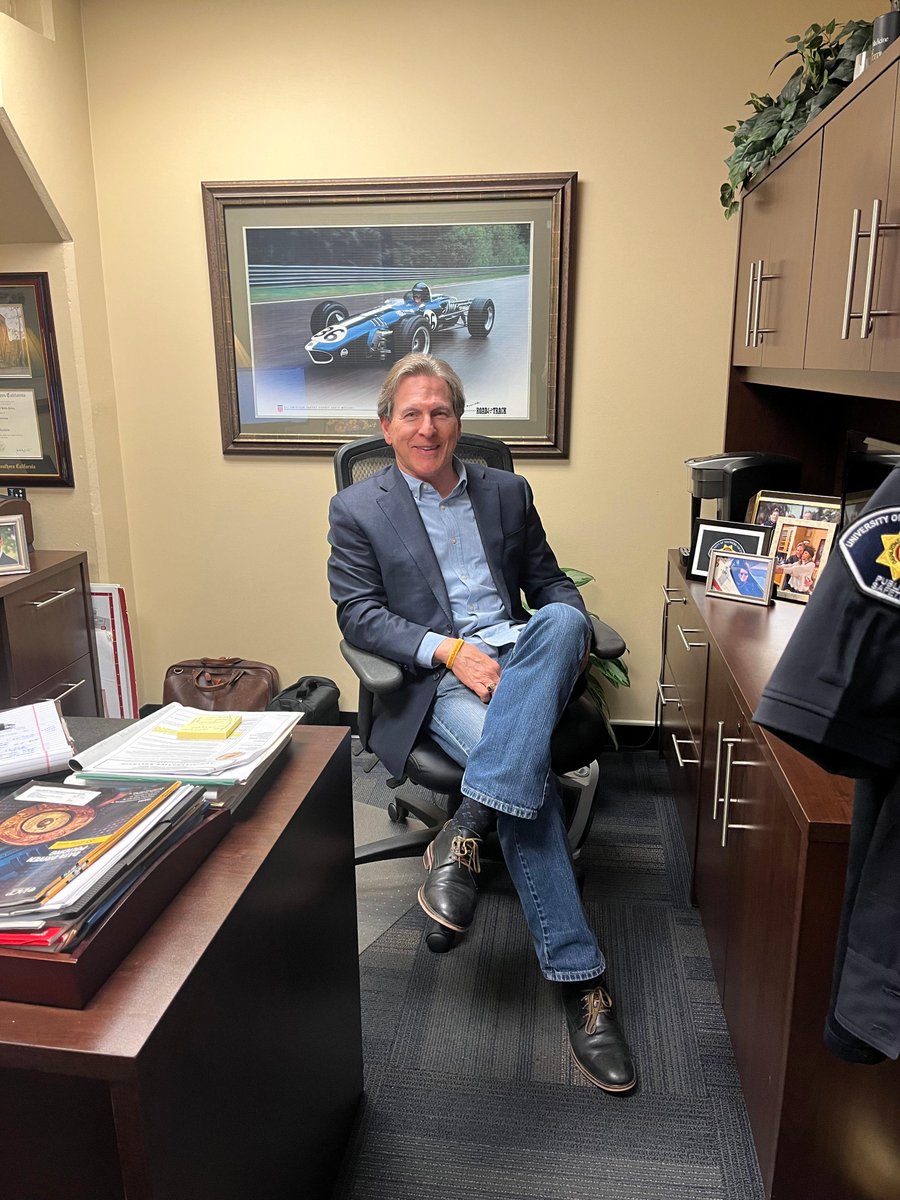 USCDPS's tweet photo. Denim Day, but make it official! Our USC DPS personnel are wearing denim today to stand in solidarity against sexual violence and supporting survivors everywhere. #DenimDay #USCDPS https://t.co/O09bkMvPC3