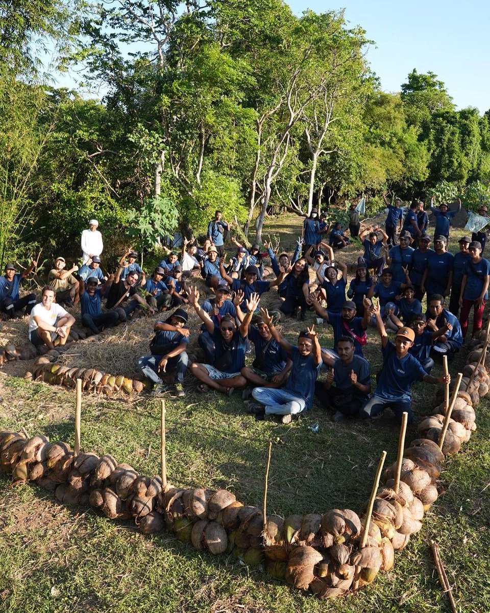 My schedule has been insane lately, but I was in Bali for #earthday because this illegal landfill was just discovered and a decision was made to clean it up! I'm proud the <a href="/karmagawa/">Karmagawa</a> team joined with locals to plant 1,600 sunflowers &amp; turn this land into something productive!
