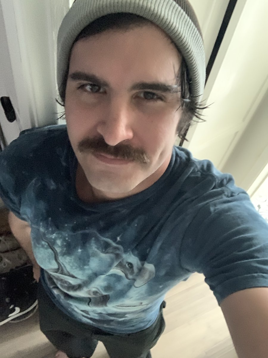 psychedelicseo's tweet photo. Ready for a hike while we still have nice weather. https://t.co/laBwWYKTt5