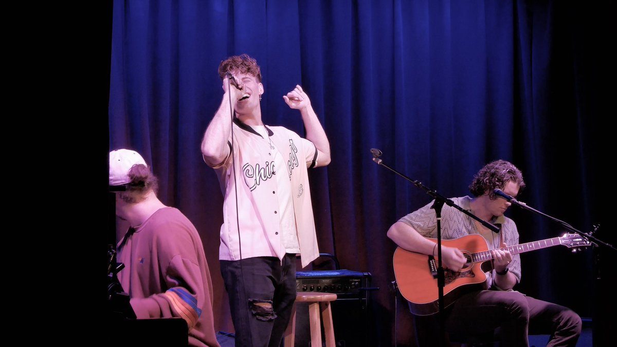 ridgdowns's tweet photo. What a dream this was 🥰 thank you Writer’s Block for having me! And massive thanks to Michael and Max for your incredible wisdom and musicianship 💛 onto the next 😈 https://t.co/Bxy9YH2qyG
