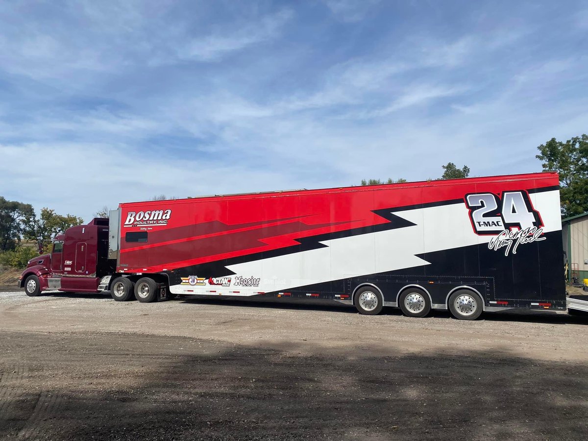 4 Sale ‘09 Peterbilt 386 &amp; ‘99 53’ Featherlite Trailer. $225,000 for both will separate. 

880,000 miles VERY well maintained Peterbilt. New clutch &amp; steering gone through in the last year. Tires great

Featherlite pulls great,excellent tires &amp; Alcoa Aluminum wheels

DM for info