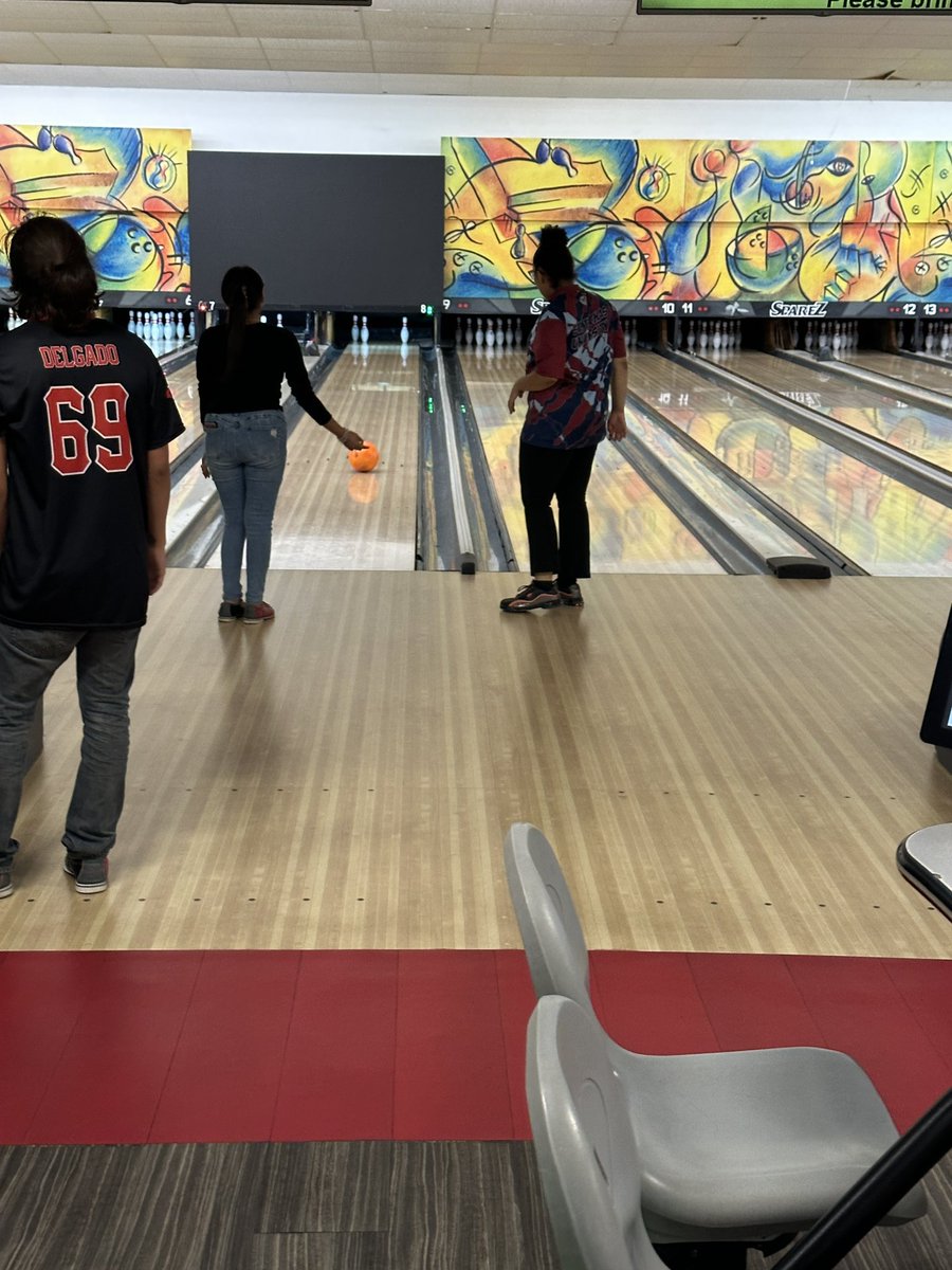 STU Women’s bowling team held a Bowling clinic today at SPAREZ in Davie and what a great time everyone had!