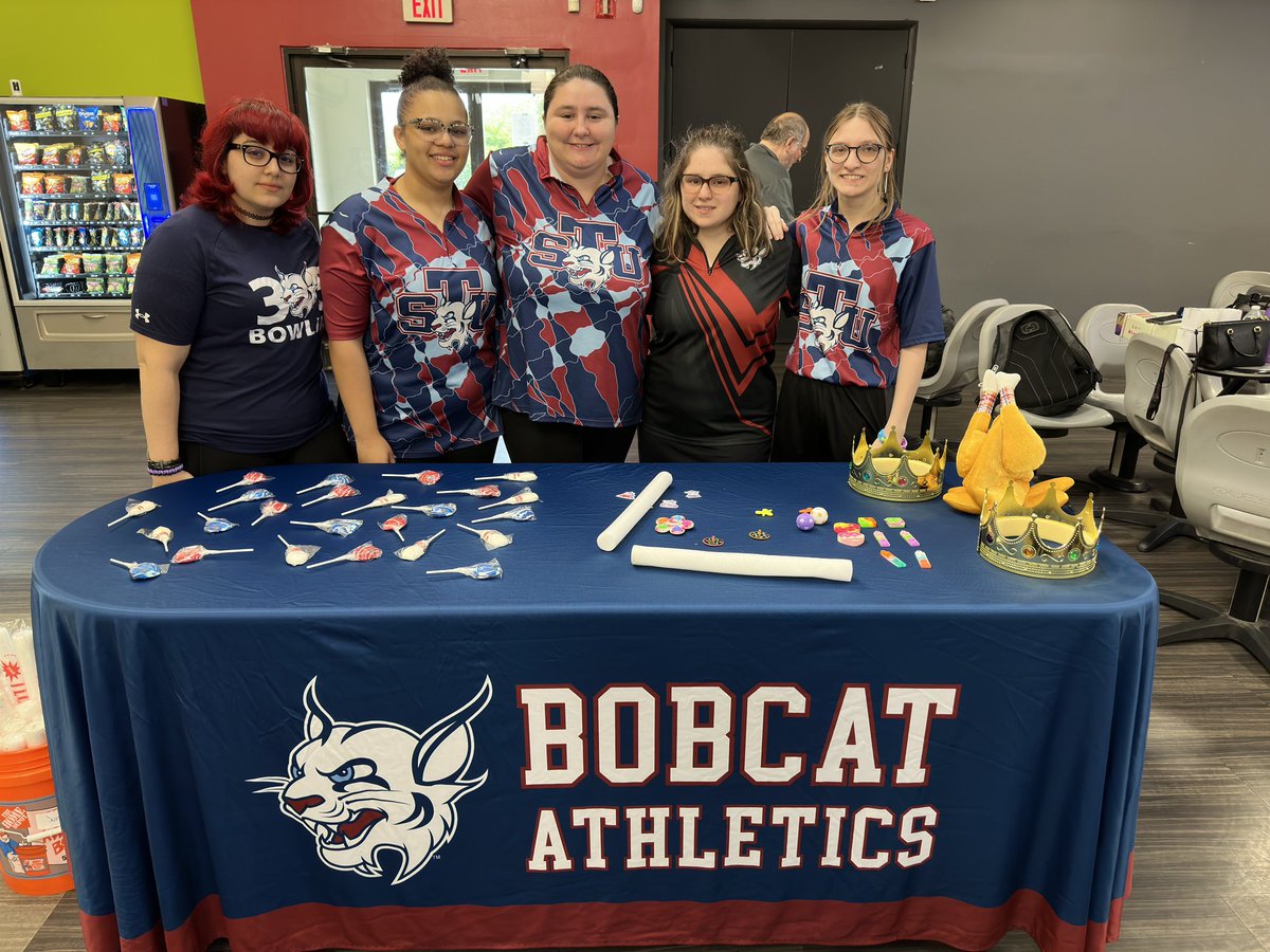 STU_WBowling's tweet photo. STU Women’s bowling team held a Bowling clinic today at SPAREZ in Davie and what a great time everyone had! https://t.co/8vmyUUP539