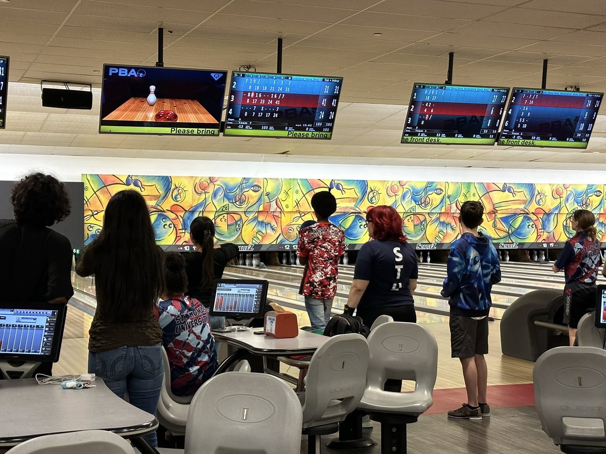 STU_WBowling's tweet photo. STU Women’s bowling team held a Bowling clinic today at SPAREZ in Davie and what a great time everyone had! https://t.co/u0jqAiCwVy
