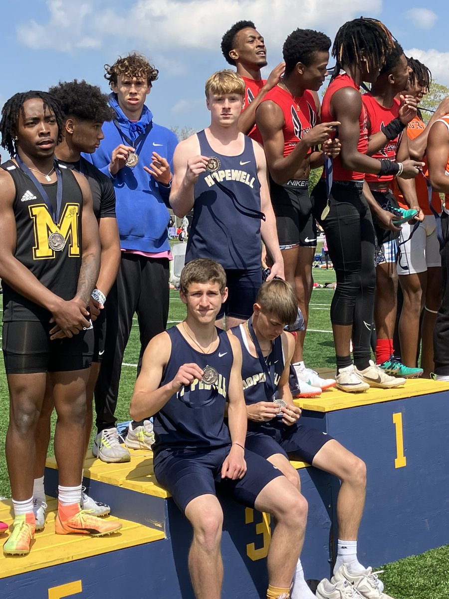 Boys 4x100 takes 🥉with a 44.34 run. #AllOutOfBubblegum