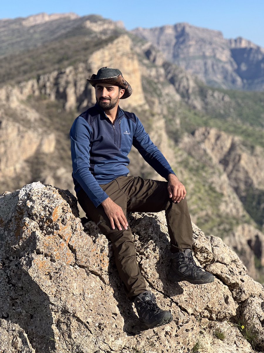 Sangar_Saeed3's tweet photo. گەشتێک بۆ ناو سروشتە جوانەکەی دەڤەری بارزان
چیای برادۆست
٢٠٢٣/٤/٢٦ https://t.co/EAP6NQM4hX