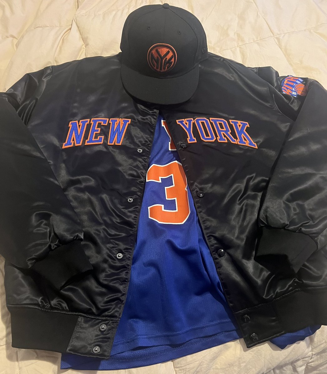 Fair_WeatherPod's tweet photo. @_PlatanoMaduro_ Podcast Attire tonight https://t.co/fDcIA1MtaV
