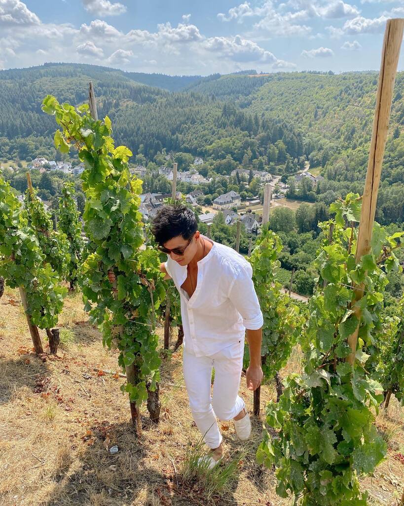 Oh you know just hiking up the some of the steepest vineyards, private tour with the winemakers of the best German Riesling wine region in the world 🇩🇪🍇 instagr.am/p/Crhbs77rE0e/