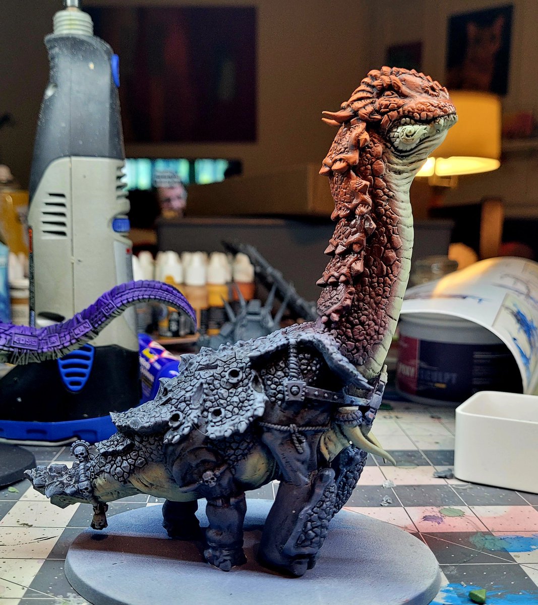 dinojonpaints's tweet photo. #Thunderlizard post! Airbrushed, oil washed and started layering today. Gonna try to work on it as much as possible before the the new #Seraphon launch. #WarhammerCommunity #ageofsigmar #seraphonpaintingextravaganza https://t.co/3EDGisjGoe