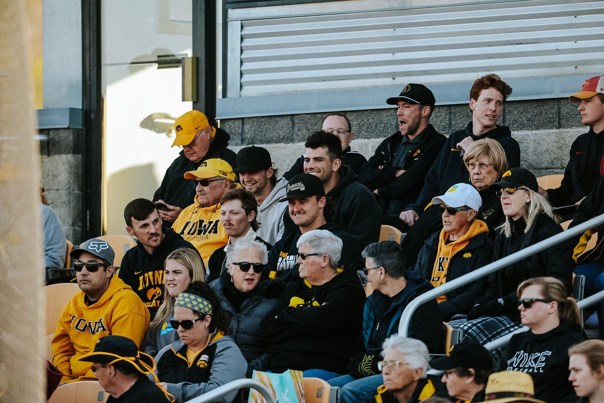 iowasoftball's tweet photo. Hawks supporting Hawks 🐥 

#Hawkeyes https://t.co/LEj8O3NqJh