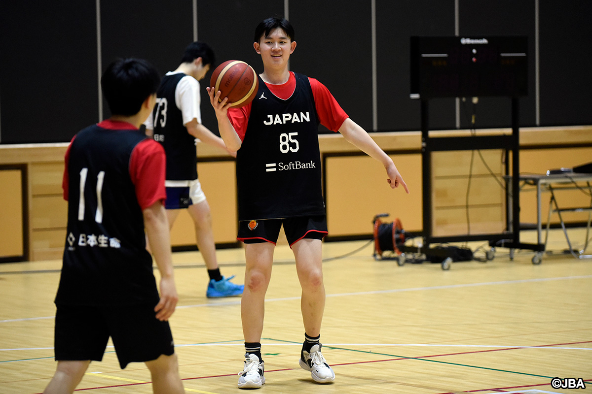 JAPAN_JBA's tweet photo. #AkatsukiJapan 男子U16日本代表
📝エントリーキャンプ レポート
「声の部分では誰よりもしっかり出せるようにしよう」若野瑛太選手
🎤アレハンドロ・マルチネスヘッドコーチ、高橋歩路選手
https://t.co/ZCttlk4Q6X

🏆FIBA U16アジア選手権
9月17日〜24日（カタール）予定 https://t.co/dl1mJVfpTQ
